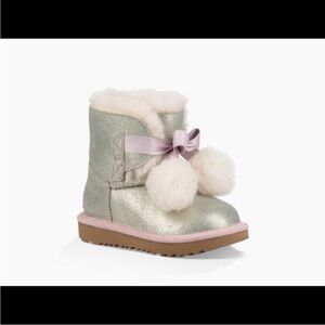 * NEW* UGG big girls boots. NEW. size 5